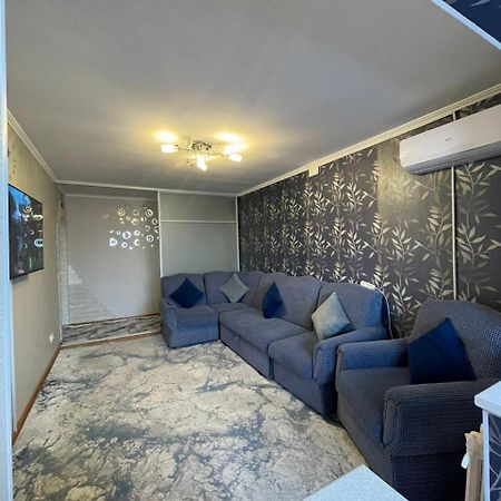 3-Х Комнатная Квартира В 5 Микр 104 Серии 4/4 Bichkek Extérieur photo